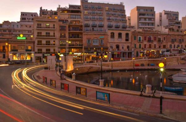 Cá nhân phải mua bất động sản hoặc thuê nhà ở Malta